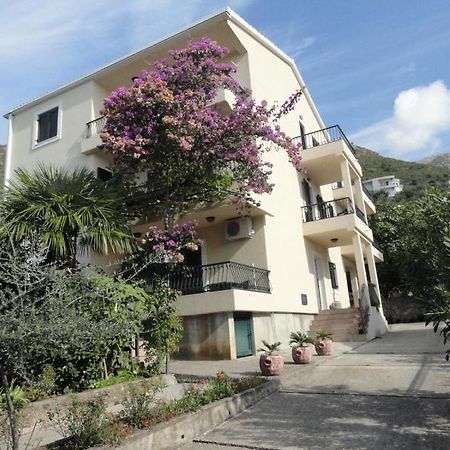 Apartments & Rooms M Petrovac 외부 사진