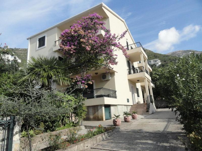 Apartments & Rooms M Petrovac 외부 사진