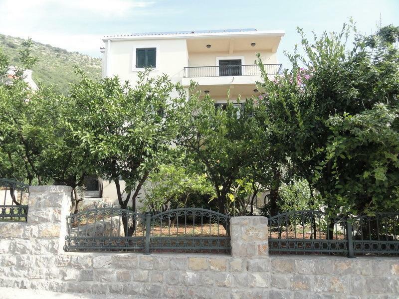 Apartments & Rooms M Petrovac 외부 사진